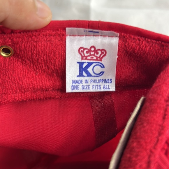 Kc Royal Queen gold rare vintage cap plain red i had 8 pcs available for sale - Picture 9 of 17